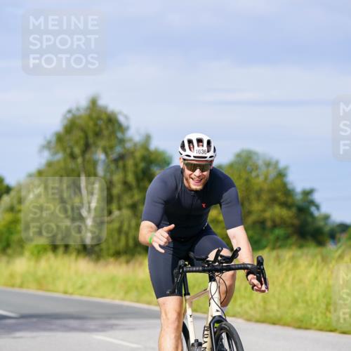 31.08.2025 - Elbe Triathlon Hamburg Michael Burmester http://msf.ph/oto/8675720 31.08.2025 10:21:19 Radfahren 687, 744, 822, 1034, 1036 meine-sportfotos.de