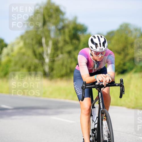 31.08.2025 - Elbe Triathlon Hamburg Michael Burmester http://msf.ph/oto/8675838 31.08.2025 10:21:43 Radfahren 736, 764, 766, 788, 895, 900, 907, 933 meine-sportfotos.de