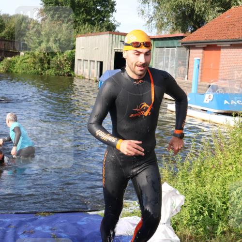 31.08.2025 - Elbe Triathlon Hamburg Luisa Fischer http://msf.ph/oto/8675945 31.08.2025 09:02:01 Schwimmen 434, 469, 507, 519 meine-sportfotos.de