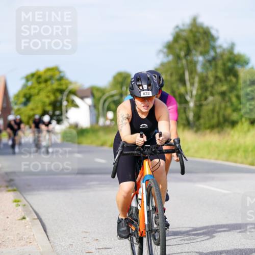 31.08.2025 - Elbe Triathlon Hamburg Michael Burmester http://msf.ph/oto/8676065 31.08.2025 10:22:32 Radfahren 612, 832, 879, 899, 939, 984, 998, 1051, 1052, 1070 meine-sportfotos.de
