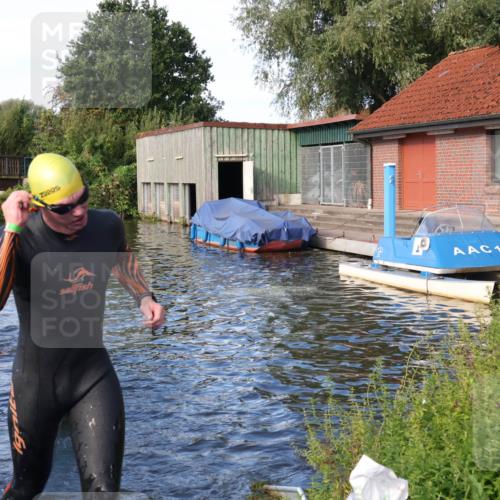 31.08.2025 - Elbe Triathlon Hamburg Luisa Fischer http://msf.ph/oto/8676070 31.08.2025 09:03:53 Schwimmen 387, 483, 528 meine-sportfotos.de
