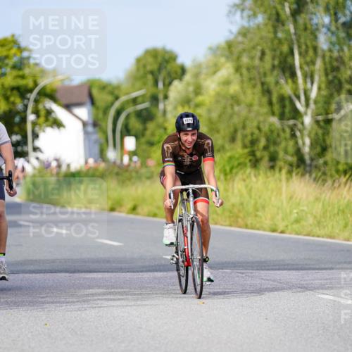 31.08.2025 - Elbe Triathlon Hamburg Michael Burmester http://msf.ph/oto/8676089 31.08.2025 10:22:38 Radfahren 400, 879, 939, 950, 984, 998, 1070 meine-sportfotos.de