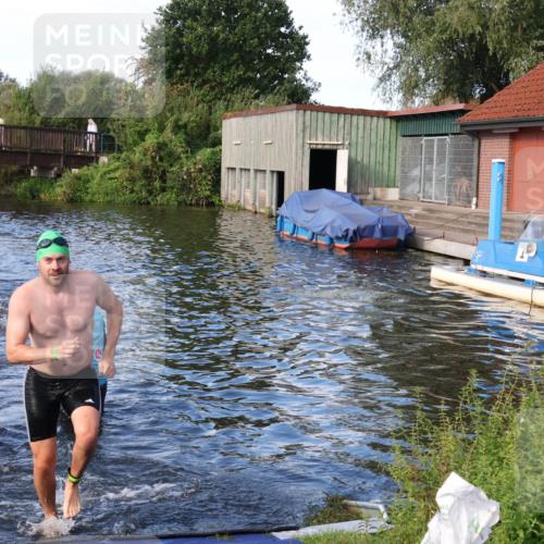 31.08.2025 - Elbe Triathlon Hamburg Luisa Fischer http://msf.ph/oto/8676101 31.08.2025 09:04:48 Schwimmen 515, 527, 630 meine-sportfotos.de
