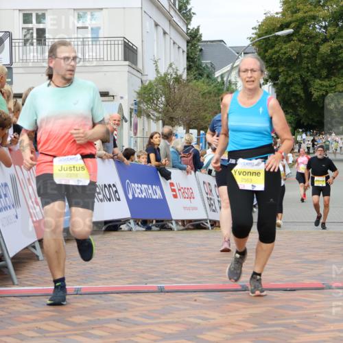 31.08.2025 - 21. Blankeneser Heldenlauf Strokosch-Dieckow http://msf.ph/oto/8676108 31.08.2025 10:34:02 Ziel 2378, 2563, 2120 meine-sportfotos.de