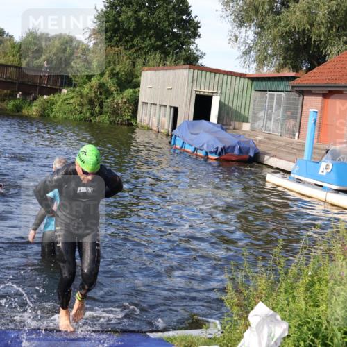 31.08.2025 - Elbe Triathlon Hamburg Luisa Fischer http://msf.ph/oto/8676243 31.08.2025 09:06:11 Schwimmen 410, 447, 598, 645 meine-sportfotos.de