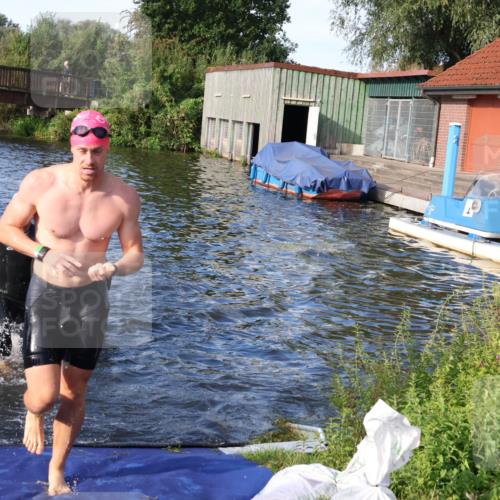 31.08.2025 - Elbe Triathlon Hamburg Luisa Fischer http://msf.ph/oto/8676256 31.08.2025 09:06:18 Schwimmen 410, 416, 524, 598 meine-sportfotos.de