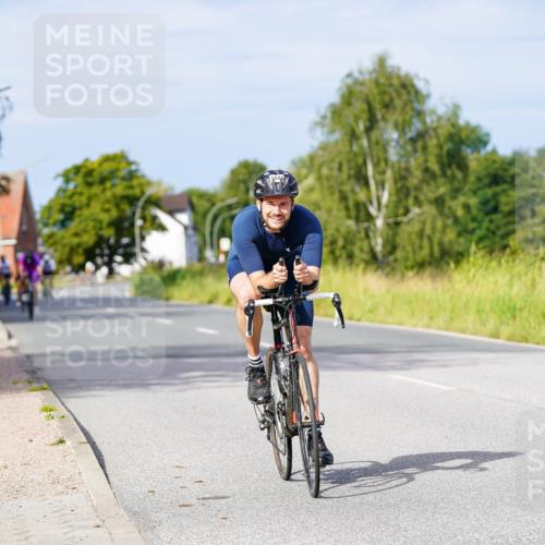 31.08.2025 - Elbe Triathlon Hamburg Michael Burmester http://msf.ph/oto/8676269 31.08.2025 10:23:21 Radfahren 812, 1016, 1056, 1086, 1088, 1107 meine-sportfotos.de