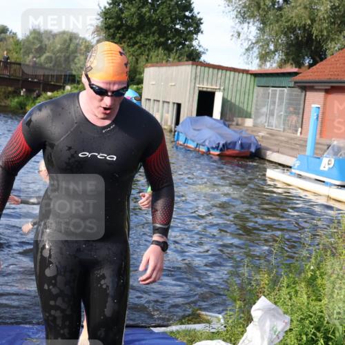 31.08.2025 - Elbe Triathlon Hamburg Luisa Fischer http://msf.ph/oto/8676285 31.08.2025 09:06:25 Schwimmen 416, 524, 530, 537 meine-sportfotos.de