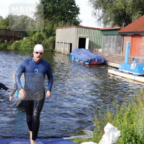 31.08.2025 - Elbe Triathlon Hamburg Luisa Fischer http://msf.ph/oto/8676292 31.08.2025 09:06:29 Schwimmen 530, 537 meine-sportfotos.de