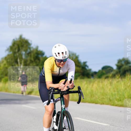 31.08.2025 - Elbe Triathlon Hamburg Michael Burmester http://msf.ph/oto/8676339 31.08.2025 10:23:40 Radfahren 836, 945, 1065, 1095 meine-sportfotos.de