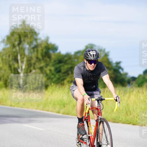 31.08.2025 - Elbe Triathlon Hamburg Michael Burmester http://msf.ph/oto/8676351 31.08.2025 10:23:44 Radfahren 945, 1065, 1091, 1095 meine-sportfotos.de