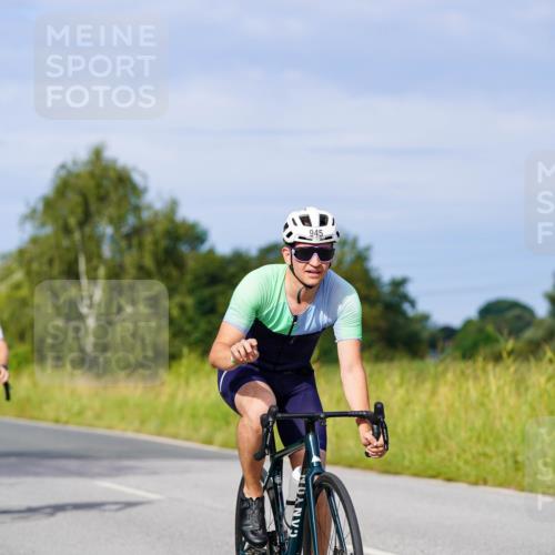 31.08.2025 - Elbe Triathlon Hamburg Michael Burmester http://msf.ph/oto/8676365 31.08.2025 10:23:46 Radfahren 818, 945, 1065, 1091, 1095, 1109 meine-sportfotos.de