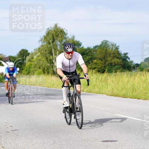 31.08.2025 - Elbe Triathlon Hamburg Michael Burmester http://msf.ph/oto/8676370 31.08.2025 10:23:47 Radfahren 818, 945, 1065, 1091, 1095, 1109 meine-sportfotos.de