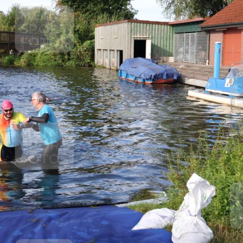 31.08.2025 - Elbe Triathlon Hamburg Luisa Fischer http://msf.ph/oto/8676455 31.08.2025 09:08:27 Schwimmen 500 meine-sportfotos.de