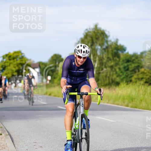 31.08.2025 - Elbe Triathlon Hamburg Michael Burmester http://msf.ph/oto/8676528 31.08.2025 10:24:21 Radfahren 703, 943, 972, 1028, 1047, 1074, 1083 meine-sportfotos.de