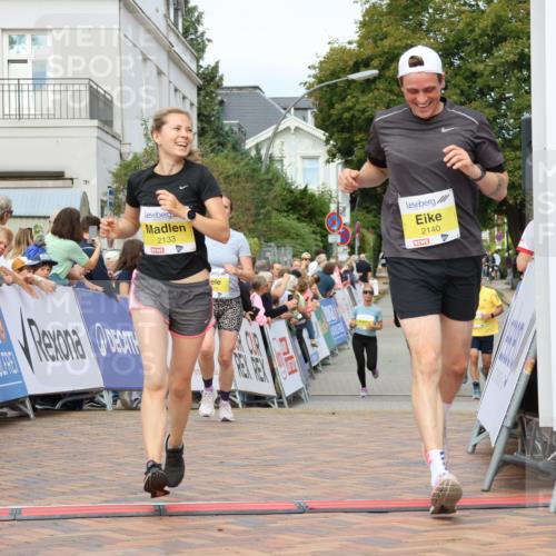 31.08.2025 - 21. Blankeneser Heldenlauf Strokosch-Dieckow http://msf.ph/oto/8676548 31.08.2025 10:28:16 Ziel 2348, 2140, 2133, 2625, 2088 meine-sportfotos.de