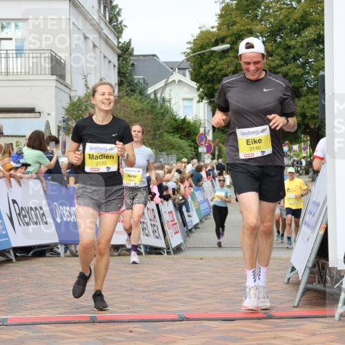 31.08.2025 - 21. Blankeneser Heldenlauf Strokosch-Dieckow http://msf.ph/oto/8676565 31.08.2025 10:28:15 Ziel 2348, 2140, 2133, 2625, 2088 meine-sportfotos.de