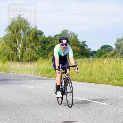 31.08.2025 - Elbe Triathlon Hamburg Michael Burmester http://msf.ph/oto/8676570 31.08.2025 10:24:28 Radfahren 703, 847, 970, 1028, 1074, 1083, 1099 meine-sportfotos.de