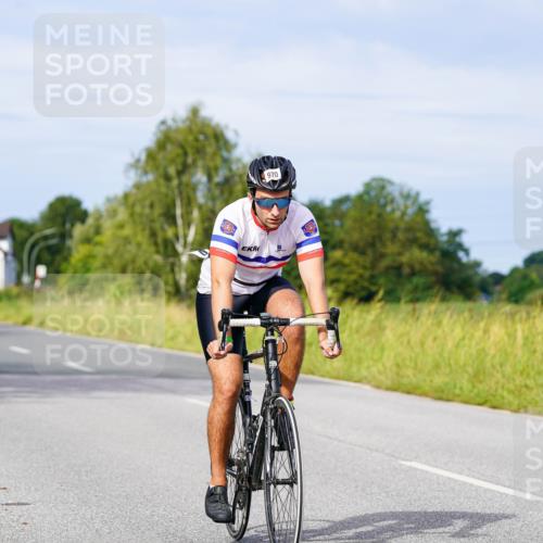31.08.2025 - Elbe Triathlon Hamburg Michael Burmester http://msf.ph/oto/8676586 31.08.2025 10:24:32 Radfahren 847, 910, 970, 1092, 1099 meine-sportfotos.de