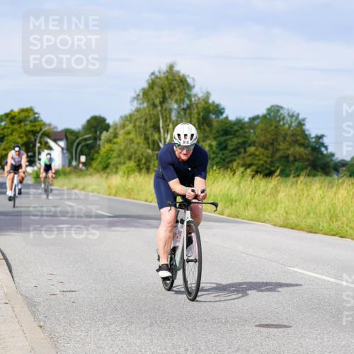 31.08.2025 - Elbe Triathlon Hamburg Michael Burmester http://msf.ph/oto/8676592 31.08.2025 10:24:36 Radfahren 594, 910, 979, 1075, 1080, 1092 meine-sportfotos.de