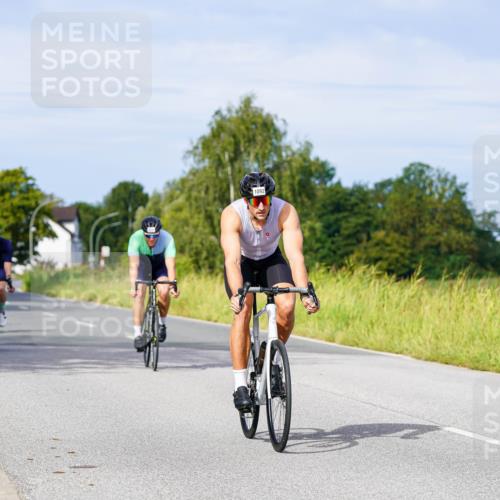 31.08.2025 - Elbe Triathlon Hamburg Michael Burmester http://msf.ph/oto/8676602 31.08.2025 10:24:38 Radfahren 594, 910, 979, 994, 1075, 1080, 1092 meine-sportfotos.de