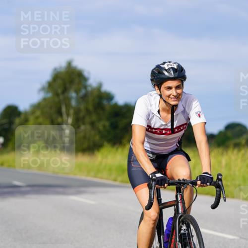 31.08.2025 - Elbe Triathlon Hamburg Michael Burmester http://msf.ph/oto/8676646 31.08.2025 10:24:46 Radfahren 677, 863, 994, 1075 meine-sportfotos.de