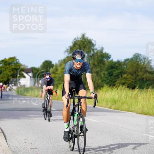 31.08.2025 - Elbe Triathlon Hamburg Michael Burmester http://msf.ph/oto/8676666 31.08.2025 10:24:59 Radfahren 446, 662, 693, 893, 937, 964, 1062 meine-sportfotos.de