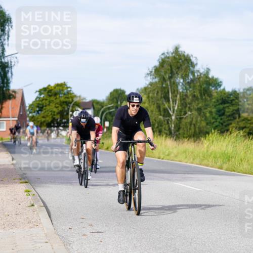 31.08.2025 - Elbe Triathlon Hamburg Michael Burmester http://msf.ph/oto/8676680 31.08.2025 10:25:03 Radfahren 446, 662, 782, 893, 929, 964, 1062 meine-sportfotos.de