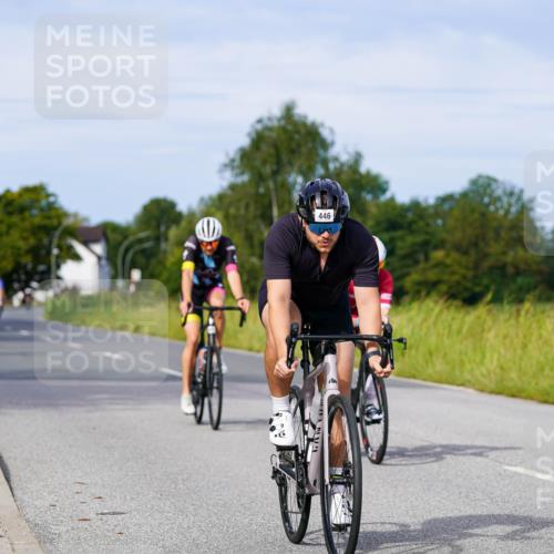 31.08.2025 - Elbe Triathlon Hamburg Michael Burmester http://msf.ph/oto/8676692 31.08.2025 10:25:04 Radfahren 446, 662, 782, 893, 929, 1062 meine-sportfotos.de