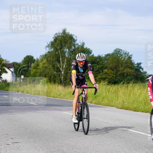 31.08.2025 - Elbe Triathlon Hamburg Michael Burmester http://msf.ph/oto/8676697 31.08.2025 10:25:04 Radfahren 446, 662, 782, 893, 929, 1062 meine-sportfotos.de