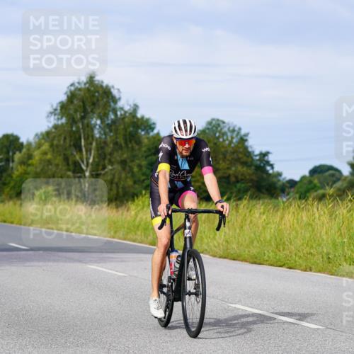 31.08.2025 - Elbe Triathlon Hamburg Michael Burmester http://msf.ph/oto/8676701 31.08.2025 10:25:05 Radfahren 446, 662, 782, 893, 929, 958, 1062 meine-sportfotos.de