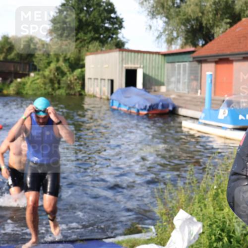 31.08.2025 - Elbe Triathlon Hamburg Luisa Fischer http://msf.ph/oto/8676709 31.08.2025 09:10:14 Schwimmen 432, 473, 478, 658 meine-sportfotos.de