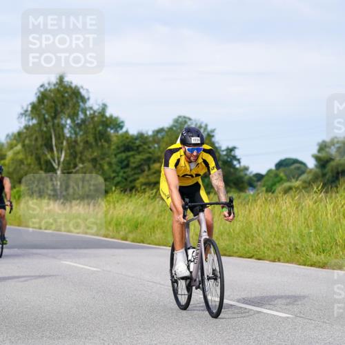 31.08.2025 - Elbe Triathlon Hamburg Michael Burmester http://msf.ph/oto/8676743 31.08.2025 10:25:15 Radfahren 829, 955, 958, 966, 1003, 1039, 1094, 1096 meine-sportfotos.de