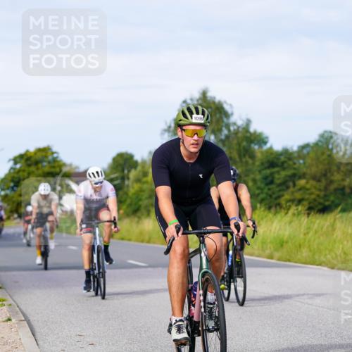 31.08.2025 - Elbe Triathlon Hamburg Michael Burmester http://msf.ph/oto/8676751 31.08.2025 10:25:16 Radfahren 829, 935, 955, 966, 1003, 1039, 1094, 1096 meine-sportfotos.de