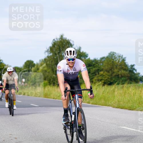 31.08.2025 - Elbe Triathlon Hamburg Michael Burmester http://msf.ph/oto/8676760 31.08.2025 10:25:17 Radfahren 829, 935, 955, 966, 1021, 1039, 1094, 1096 meine-sportfotos.de