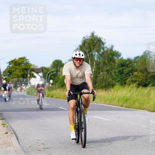 31.08.2025 - Elbe Triathlon Hamburg Michael Burmester http://msf.ph/oto/8676774 31.08.2025 10:25:18 Radfahren 829, 935, 955, 966, 1008, 1021, 1039, 1094, 1096 meine-sportfotos.de