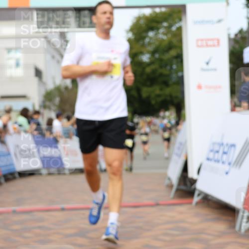31.08.2025 - 21. Blankeneser Heldenlauf Strokosch-Dieckow http://msf.ph/oto/8676780 31.08.2025 10:28:07 Ziel 2112, 2348, 2068, 2067, 2741, 2659, 2261 meine-sportfotos.de