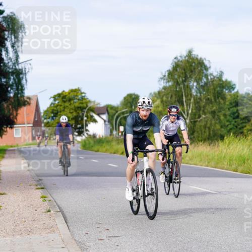 31.08.2025 - Elbe Triathlon Hamburg Michael Burmester http://msf.ph/oto/8676797 31.08.2025 10:25:23 Radfahren 829, 935, 1008, 1021 meine-sportfotos.de