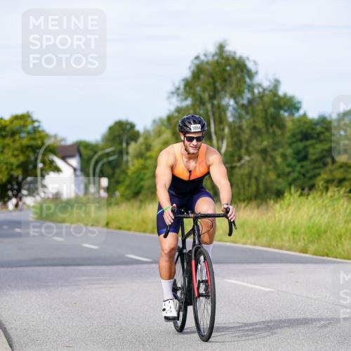 31.08.2025 - Elbe Triathlon Hamburg Michael Burmester http://msf.ph/oto/8676844 31.08.2025 10:25:45 Radfahren 692, 948, 973, 1054, 1060, 1133 meine-sportfotos.de