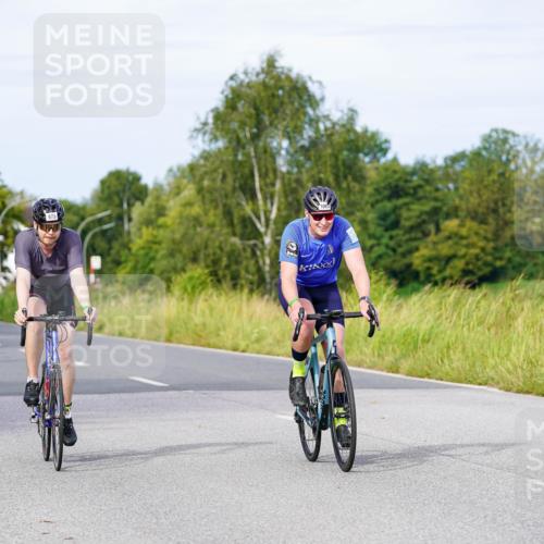 31.08.2025 - Elbe Triathlon Hamburg Michael Burmester http://msf.ph/oto/8676857 31.08.2025 10:25:51 Radfahren 503, 890, 973, 1029, 1055, 1060, 1133 meine-sportfotos.de