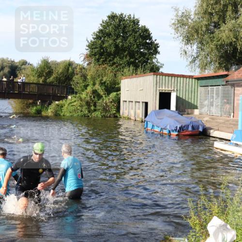 31.08.2025 - Elbe Triathlon Hamburg Luisa Fischer http://msf.ph/oto/8676897 31.08.2025 09:11:45 Schwimmen 575, 616, 653, 656 meine-sportfotos.de