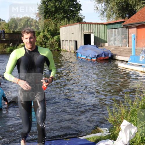 31.08.2025 - Elbe Triathlon Hamburg Luisa Fischer http://msf.ph/oto/8676951 31.08.2025 09:12:05 Schwimmen 477, 525, 568, 626 meine-sportfotos.de