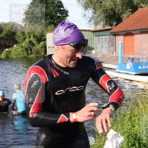 31.08.2025 - Elbe Triathlon Hamburg Luisa Fischer http://msf.ph/oto/8676982 31.08.2025 09:12:15 Schwimmen 525, 626, 639 meine-sportfotos.de