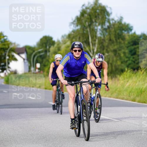 31.08.2025 - Elbe Triathlon Hamburg Michael Burmester http://msf.ph/oto/8676990 31.08.2025 10:26:25 Radfahren 905, 934, 936, 951, 980, 1103, 1108, 1149 meine-sportfotos.de