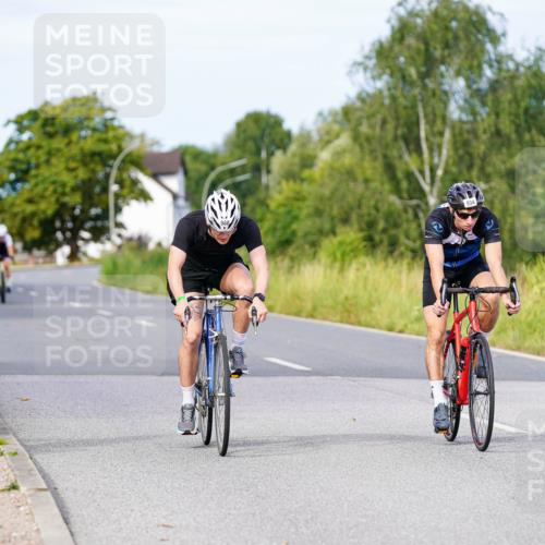 31.08.2025 - Elbe Triathlon Hamburg Michael Burmester http://msf.ph/oto/8677004 31.08.2025 10:26:31 Radfahren 785, 934, 951, 980 meine-sportfotos.de