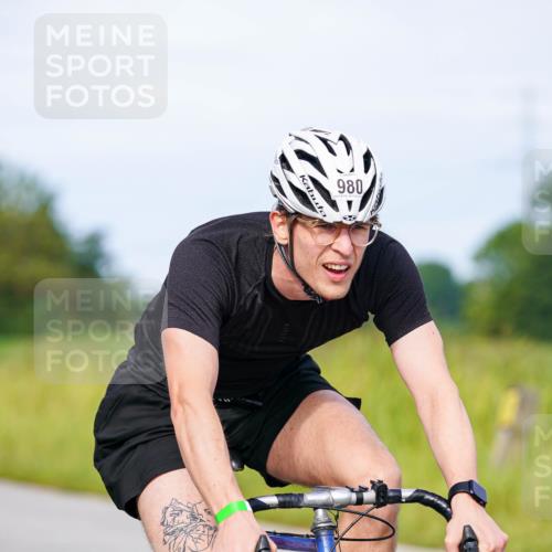 31.08.2025 - Elbe Triathlon Hamburg Michael Burmester http://msf.ph/oto/8677012 31.08.2025 10:26:32 Radfahren 785, 934, 951, 980 meine-sportfotos.de