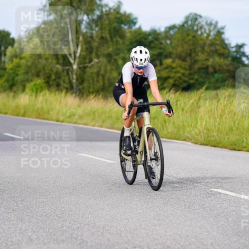 31.08.2025 - Elbe Triathlon Hamburg Michael Burmester http://msf.ph/oto/8677016 31.08.2025 10:26:37 Radfahren 785, 1010 meine-sportfotos.de