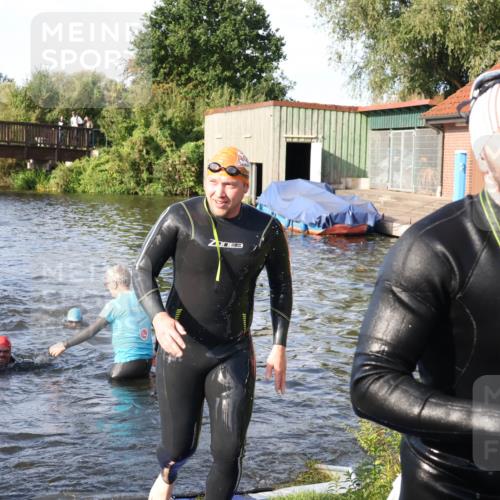 31.08.2025 - Elbe Triathlon Hamburg Luisa Fischer http://msf.ph/oto/8677030 31.08.2025 09:12:51 Schwimmen 461, 566, 615, 627, 642 meine-sportfotos.de