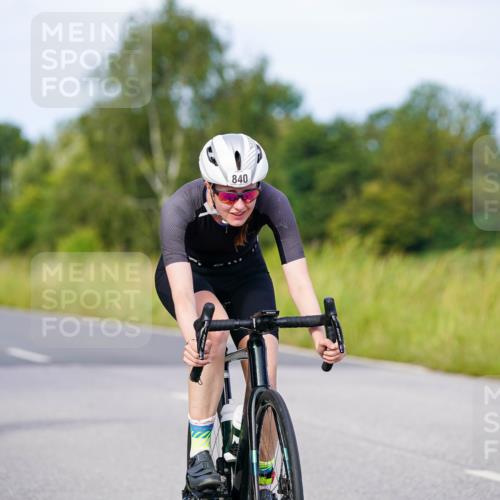 31.08.2025 - Elbe Triathlon Hamburg Michael Burmester http://msf.ph/oto/8677049 31.08.2025 10:26:51 Radfahren 801, 840, 987, 992, 1145 meine-sportfotos.de