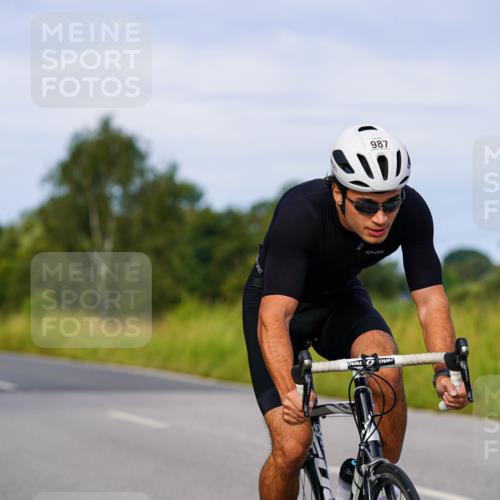 31.08.2025 - Elbe Triathlon Hamburg Michael Burmester http://msf.ph/oto/8677055 31.08.2025 10:26:52 Radfahren 801, 840, 987, 992, 1145 meine-sportfotos.de